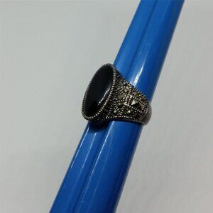Vintage sterling silver large black gemstone center ring with marcasite details